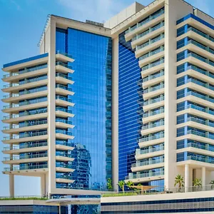 The First Collection Business Bay דובאי