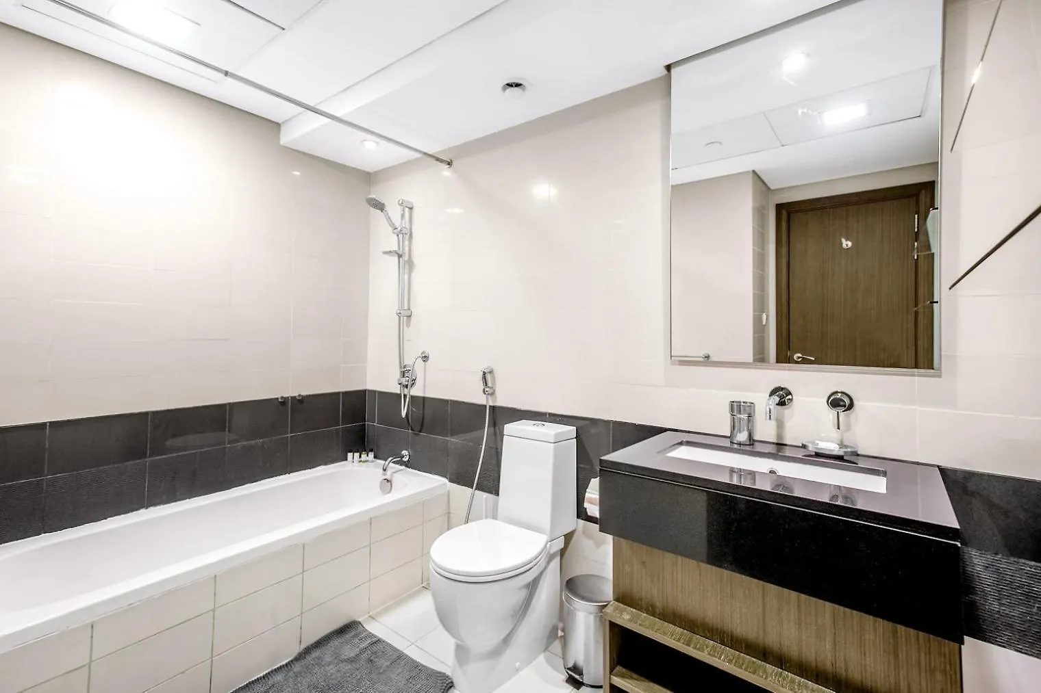 Blueground Downtown Bk View Pool Gym Dxb-130 Apartment Dubai 0*,