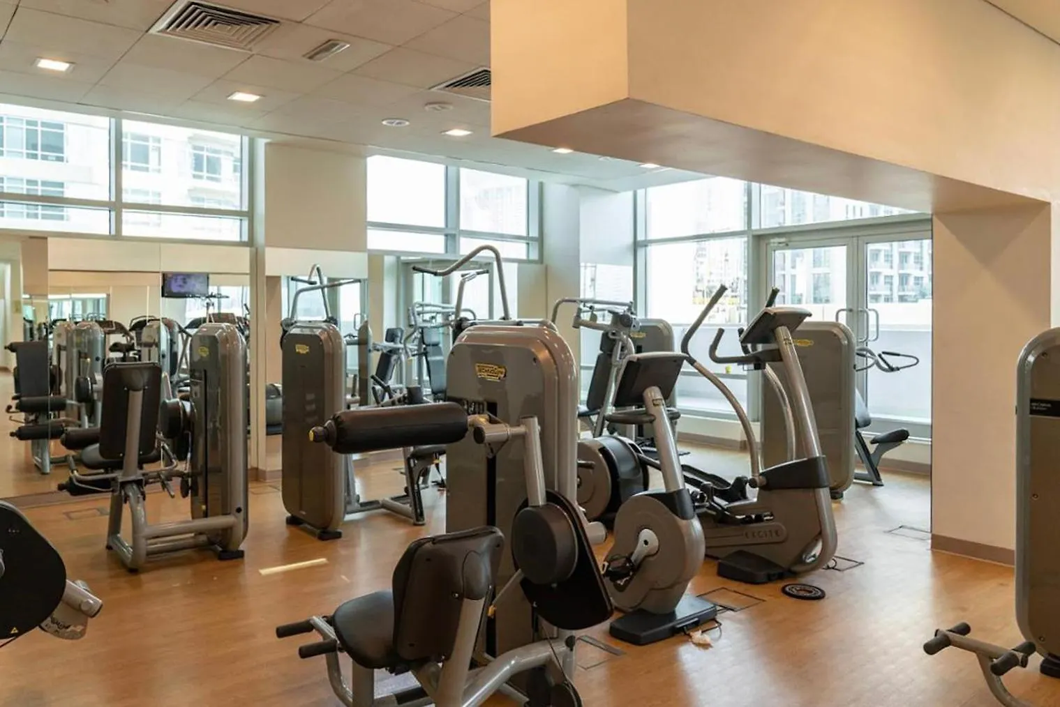 Blueground Downtown Bk View Pool Gym Dxb-130 Apartment Dubai