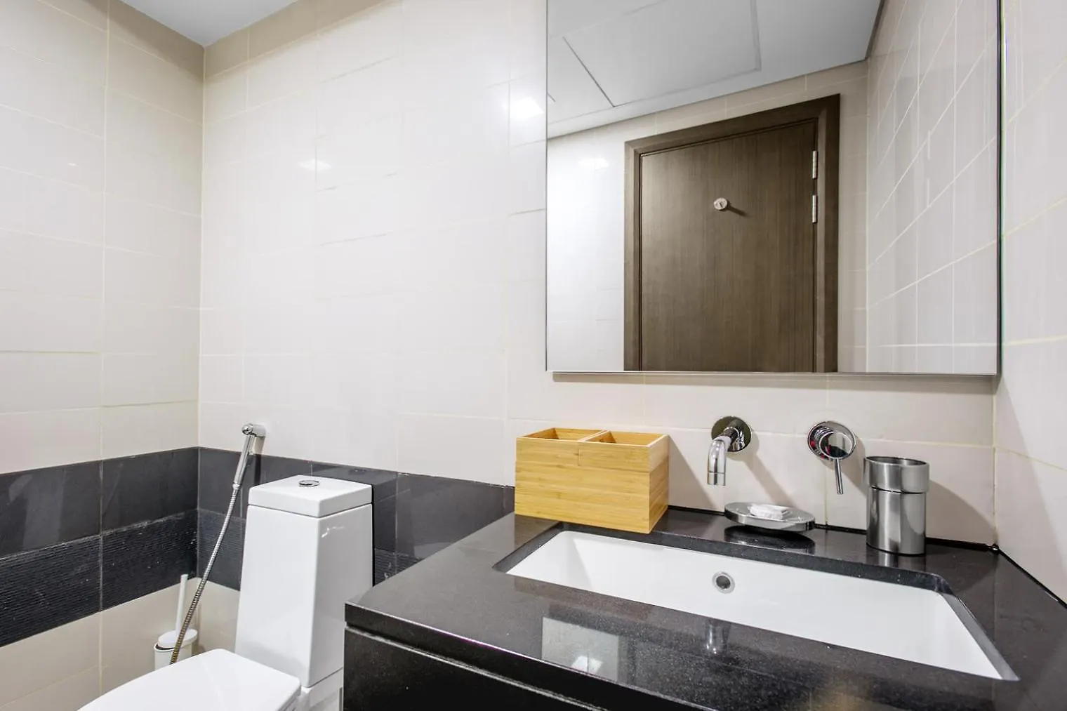 Blueground Downtown Bk View Pool Gym Dxb-130 Apartment Dubai